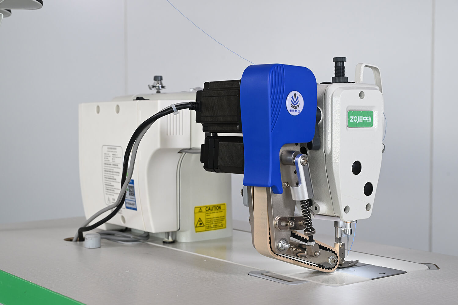 TD Blue Whale tracked digital puller